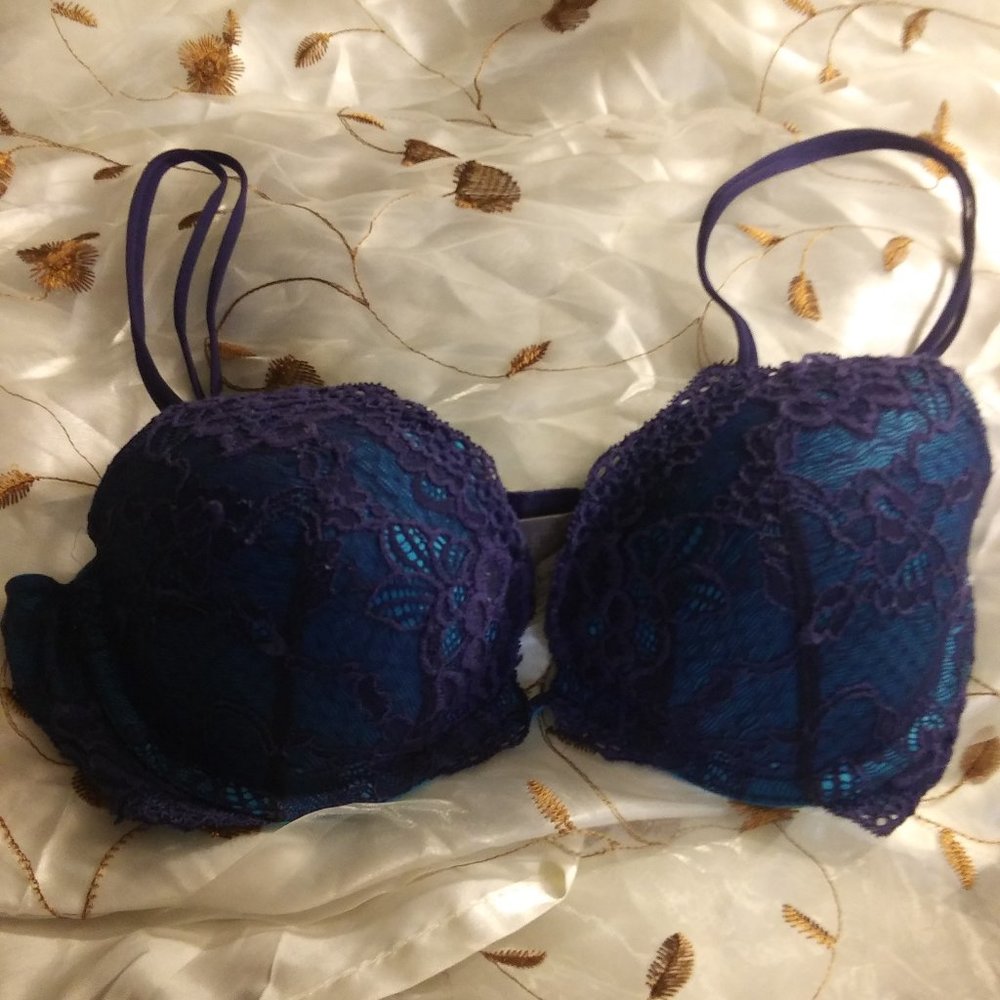 Victoria's Secret blue lace bra